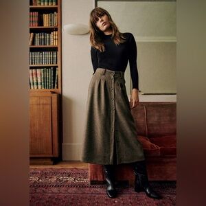 Clarine Skirt - Taupe - Size FR40/US8
NWOT